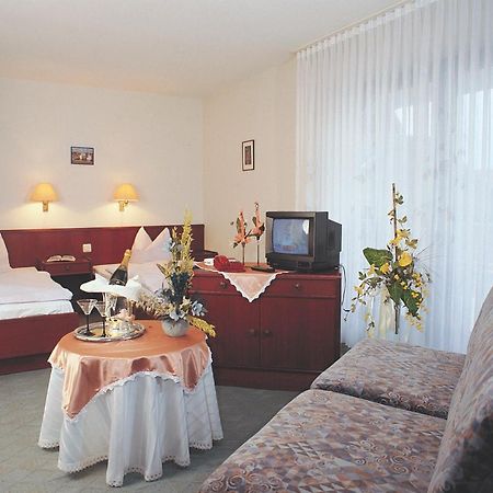 Hotel Zur Schmiede Alsfeld Exteriör bild